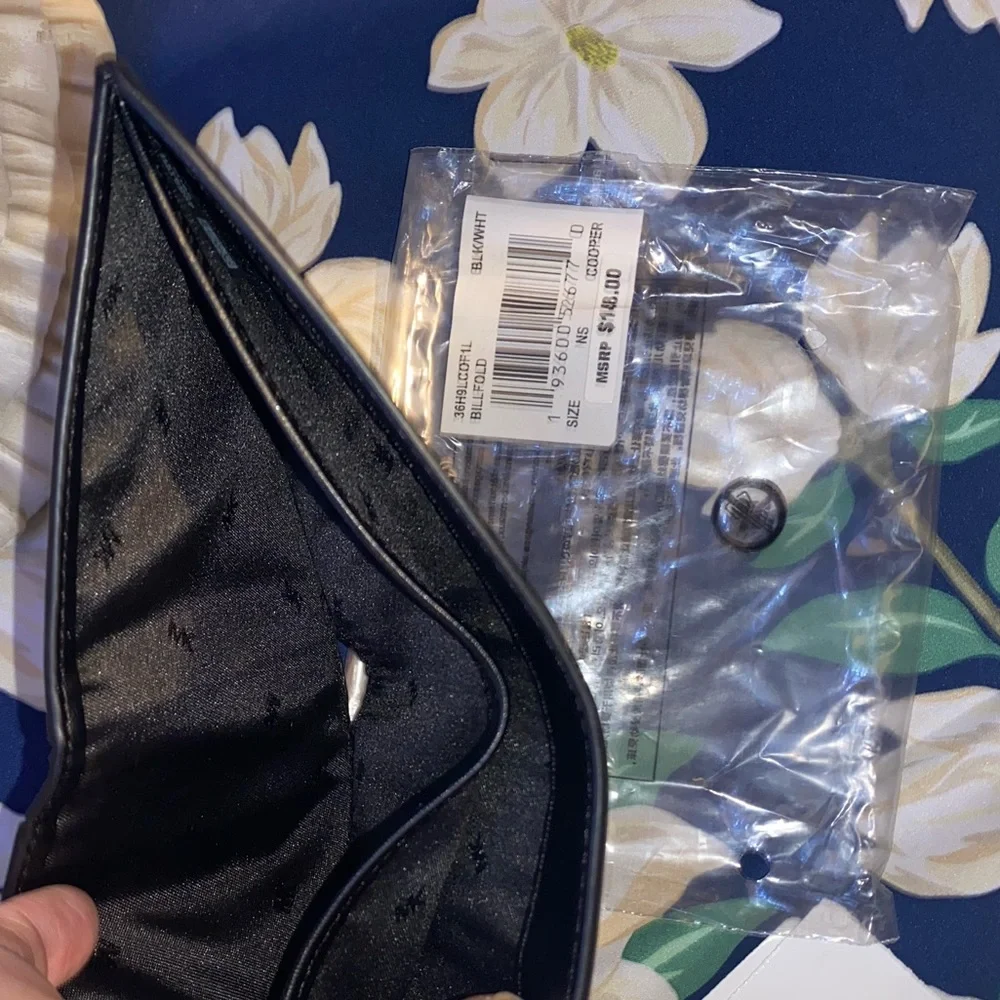 MICHAEL KORS COOPER KORS LEATHER WALLET